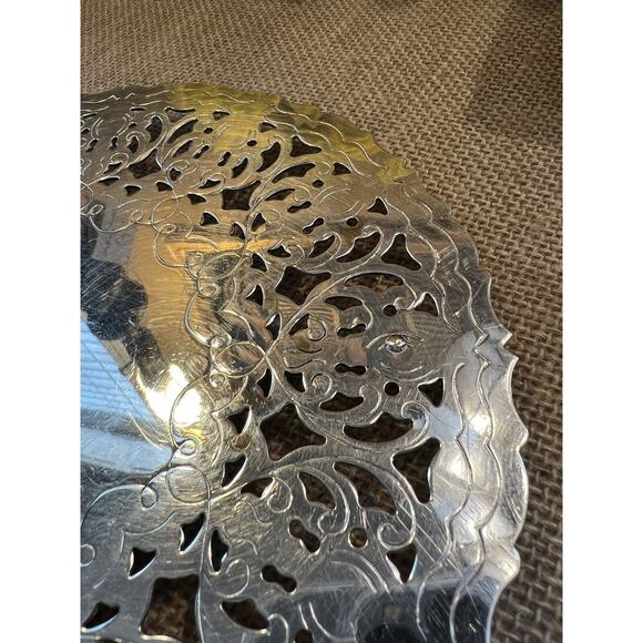 Vintage SILVERPLATE from Italy- Scalloped Edge Kitchen TRIVET - Picture 2 of 9
